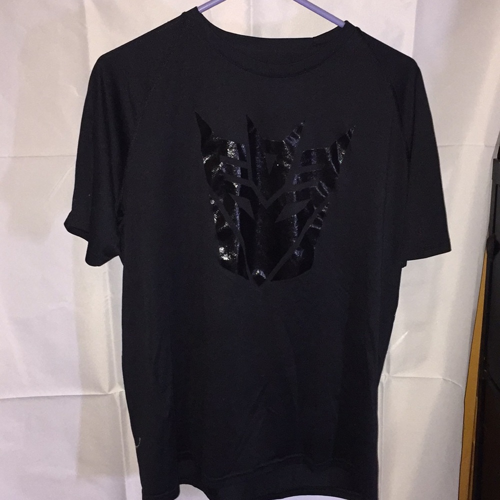 Under Armour transformer tee medium